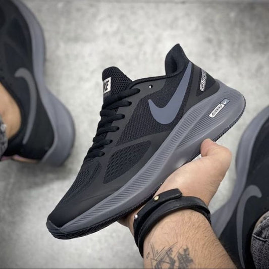 Sports shoes for men